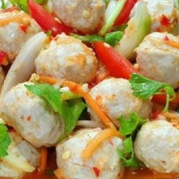 ยำลูกชิ้น