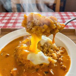 ข้าวแกงกะหรี่ ไข่ข้นชีส