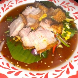 ยำหมูกรอบแซ่บๆๆ