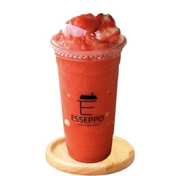 สมูทตี้สตรอว์เบอรี่ปั่นโรยผงบ๊วย