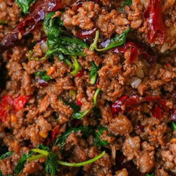 กะเพราเนื้อสับโคขุนขุนช้าง (เป็นกับ)