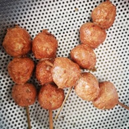 ลูกชิ้นหมู ทอด