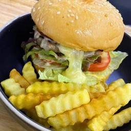 เบอร์เกอร์หมู+แฟรนฟราย