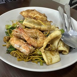 หมี่เหลืองเมืองลุง ผัดซีอิ้วทะเล