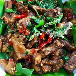 กะเพราเนื้อ KOBE ตุ๋น ขุนช้าง (เป็นกับ)