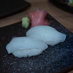 ซูชิปลาหมึก