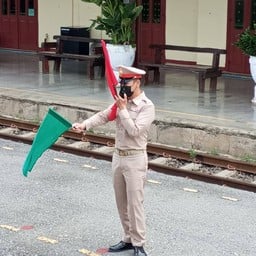 เจ้าหน้าที่การรถไฟ อำนวยความสะดวก