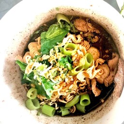 มาม่าน้ำตกเนื้อ