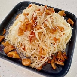 หมี่ลวกพร้อมกระเทียมเจียว