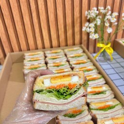 แซนด์วิช (Sandwich House) แมนฮัตตั้น คลองหลวง