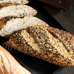 ขนมปังซาว์นโดว์ งาดำ+งาขาว / Cereal sourdough size 390g.