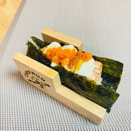 Salmon Aburi Hand roll