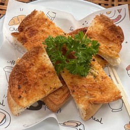 ขนมปังปิ้งเนยกระเทียม