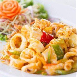 หมึกผัดไข่เค็ม