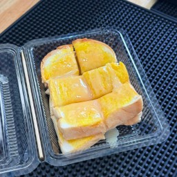 ขนมปังเนยนม 1 แผ่น