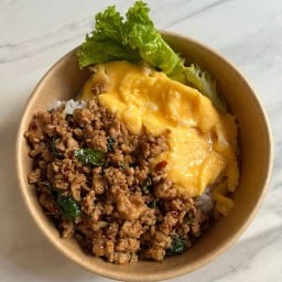 กะเพราไข่ข้น x เทริยากิ