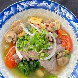 ซุปเนื้อและผักกวางตุ้ง l Soup of Beef and Choy Sum