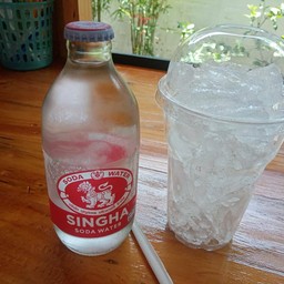 โซดาขวด(เย็น)325ml.+น้ำแข็ง