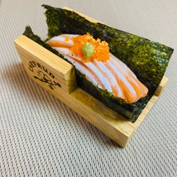 Fatty Salmon Hand roll