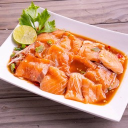 ยำแซลมอนปลาร้านัว