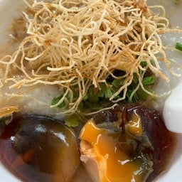 โจ๊กไก่ ไข่เยี่ยวม้า