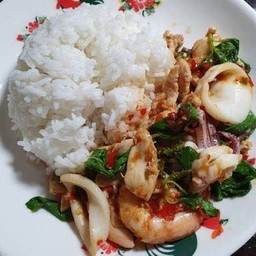 ผัดกะเพรา รวมมิตร