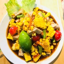 ตำข้าวโพดหมูยอปลาร้า