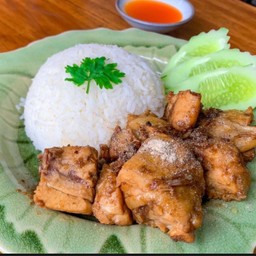ข้าวหน้าไก่คั่วซีอิ้ว