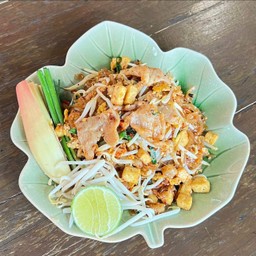 ผัดไทยหมูนุ่ม