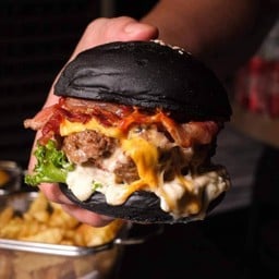 Maddow Burger Beef + French fries