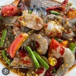 ตำเหลาปูม้ากุ้งสดหมึก
