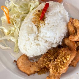 ข้าวทอดกระเทียม-หมู-ไก่