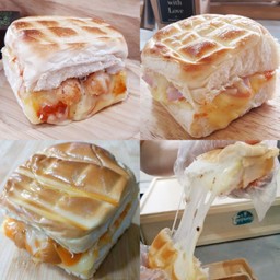 ปังอบชีส ไส้ทะลัก (ปังก้อน 1ชิ้น)