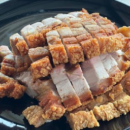 เลื่องชื่อหมูกรอบ