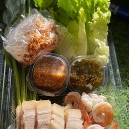 เมี่ยงหมูสามชั้นกับกุ้งลวก