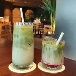 มัทฉะลาเต้ + มัทฉะลาเต้สตอเบอรี่