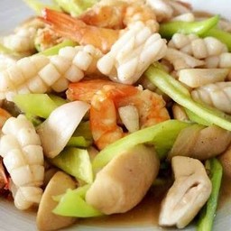 ผัดพริกหยวกทะเล