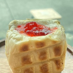 ปังก้อนแยมสตอเบอร์รี