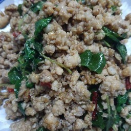 กะเพราพริกแห้ง สูตรโบราณ