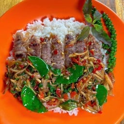 เกล้ากะเพราปู ทะเลเดือด by เกล้ายำไก่แซ่บ