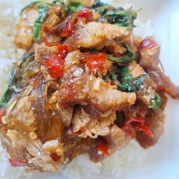 กะเพราหมูกรอบวุ้นเส้น