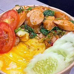 ข้าวกะเพราไส้กรอกไ่ก่(ไม่รวมไข่ข้นนะ)