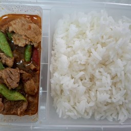 ผัดพริกแกงหมู