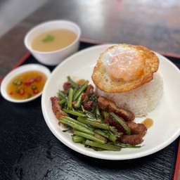 ข้าว ผัดผักบุ้ง