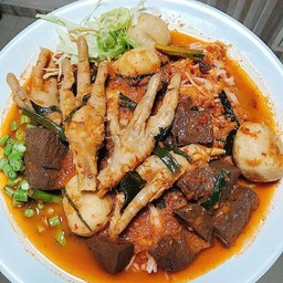 ขนมจีนน้ำยาปู คุณยาย หน้าเซเว่นถนนมอเตอร์เวย์ หมายเลข7