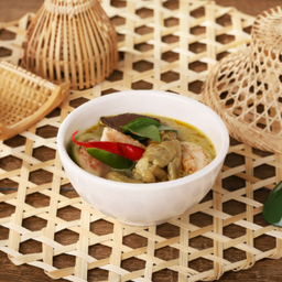 แกงเขียวหวานไก่ +ขนมจีน+ผักสด- Chicken Green Curry