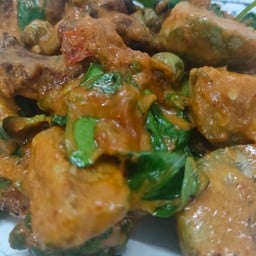 ผัดเผ็ดกบ