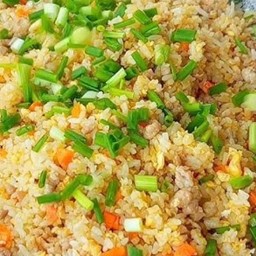 ข้าวผัดหมูสับใส่คะน้า