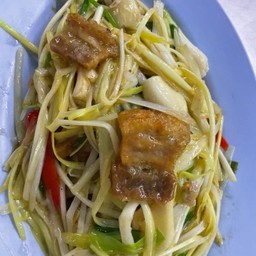 กุยช่ายขาวผัดหมูกรอบ