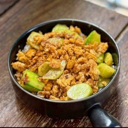 [อร่อยซ่ากับโค้ก] แตงกวาผัดไข่ ราดข้าว +  โค้ก ออริจินัล (กระป๋อง) 